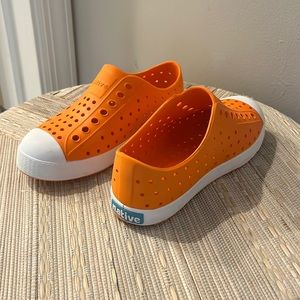 Natives orange size 13
